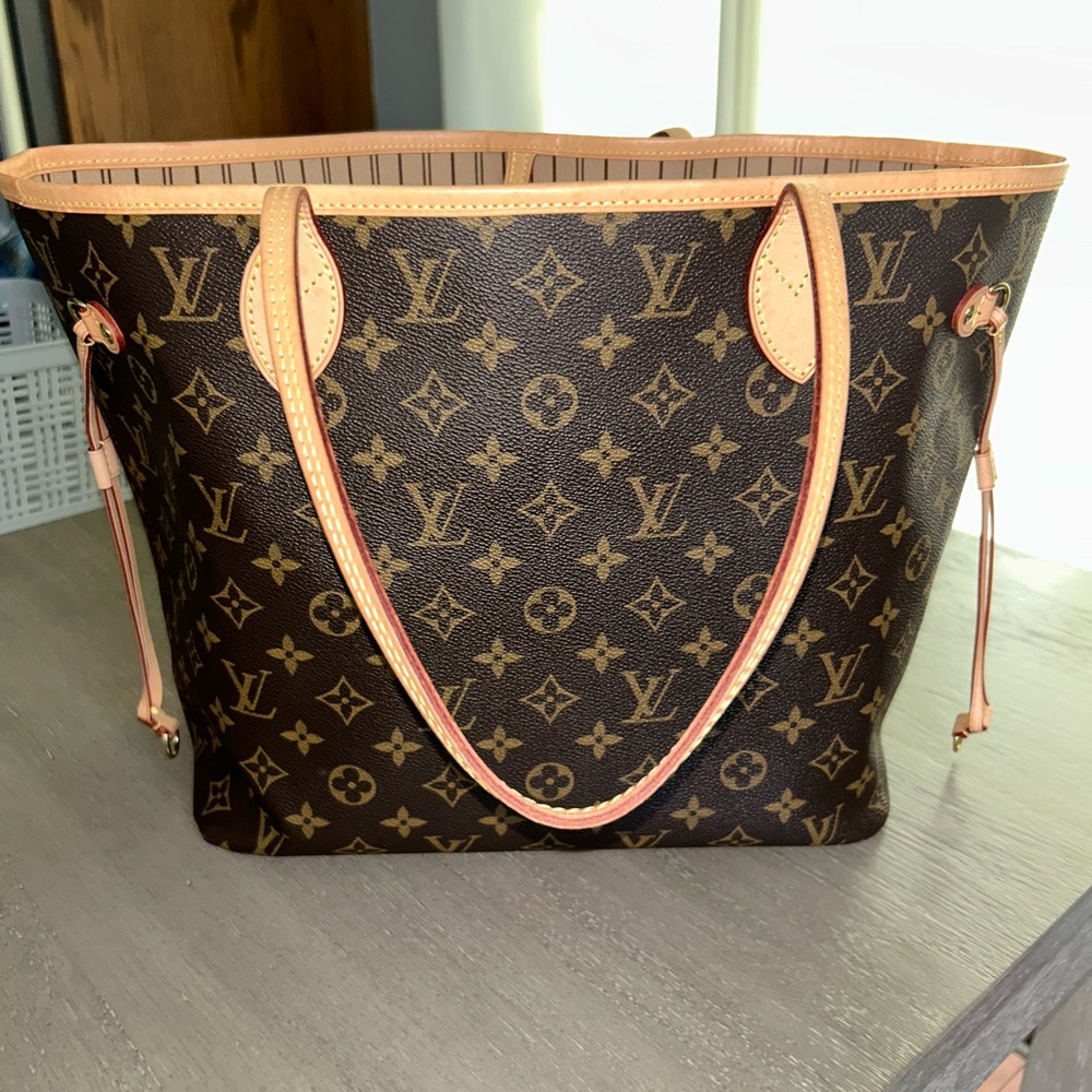 Authentic Louis Vuitton Neverfull MM
